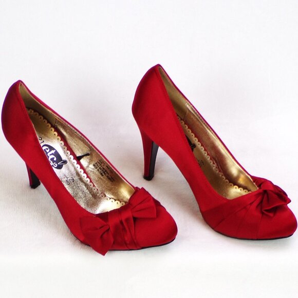 RUE 21 ETC! size L (8/9) red satin ultra-high-heel party pumps fabric uppers - Picture 1 of 13